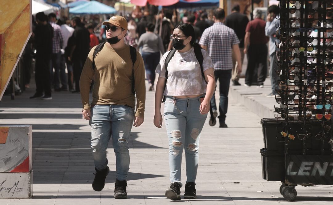 En algunas zonas de Ciudad Juárez, las personas portan la mascarilla. Foto: Christian Torres/ EL UNIVERSAL