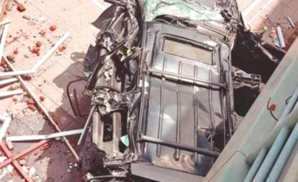 El Foco. ¿Qué celebra? Que ganó AMLO... ¡a bailar Tiburón, tiburón!