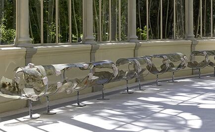 Turistas rompen esculturas de una artista iraní en España