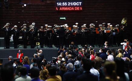 Diputados celebran bicentenario de la Marina; piden que se les excluya de la "militarización"