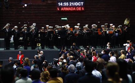 Diputados celebran bicentenario de la Marina; piden que se les excluya de la "militarización"