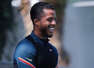 Giovani dos Santos saldría del retiro para jugar en un equipo en Europa