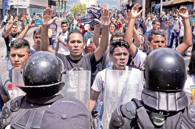 Universitarios venezolanos piden solución electoral