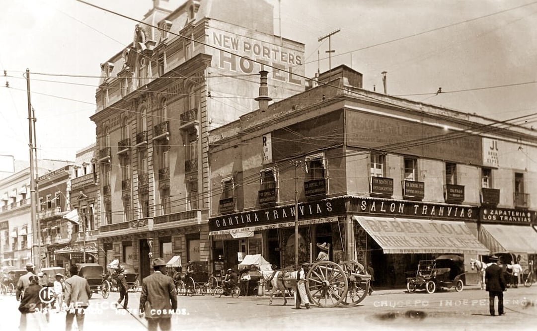 Aspecto de la avenida San Juan de Letrán, hoy Eje Central Lázaro Cárdenas en los años 20. Colección Carlos Villasana.