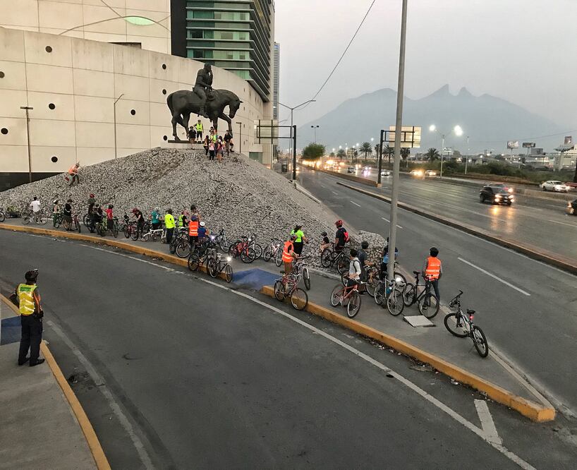 La mala calidad del aire mata anualmente a 2 mil personas en Monterrey, por enfermedades cardiovasculares, pulmonares y diversos tipos de cáncer. Foto: PuebloBicicletero.org