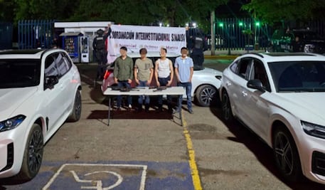 Detienen a cuatro hombres con armas largas y vehículos robados en Culiacán; dos son menores de edad