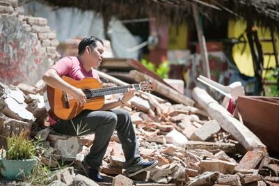 Héctor Linares, el trovador que dio melodía a la tragedia