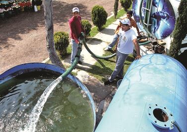 Publican números telefónicos para solicitar pipas de agua