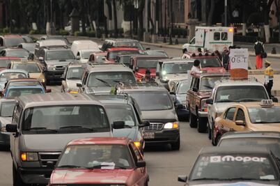 Autos con engomado amarillo no circulan