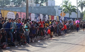 Bancarizan a 12 mil refugiados en México; empresas reportan menor rotación y mayor productividad
