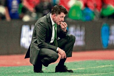 El Tri inicia mal concentración