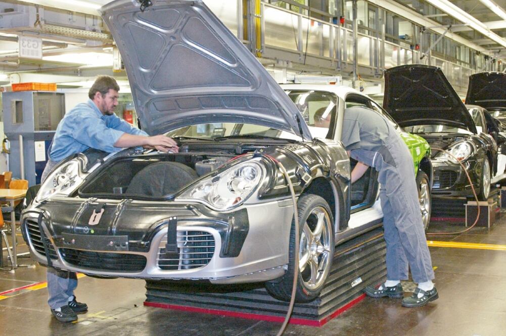 Los salarios que propone el gobierno de Donald Trump para la industria automotriz se contabilizarían en las reglas de origen del TLCAN. Foto: ARCHIVO EL UNIVERSAL