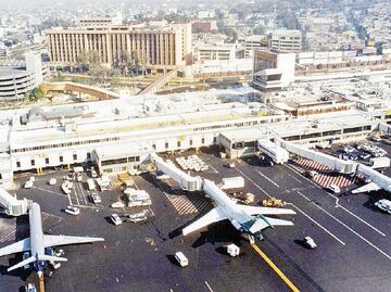 Aeropuertos de Nueva York, Los Ángeles y Chicago, entre los más afectados por reducciones de vuelos en EU