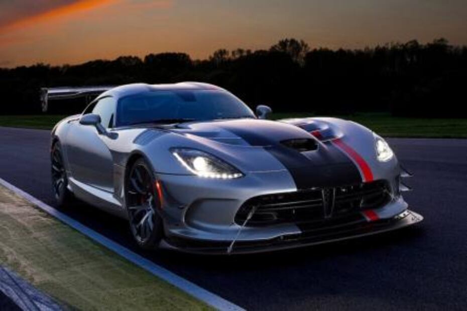 Una vuelta al pasado: Dodge Viper