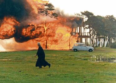 "Under the cloud" alerta sobre los peligros de la energía nuclear y la IA