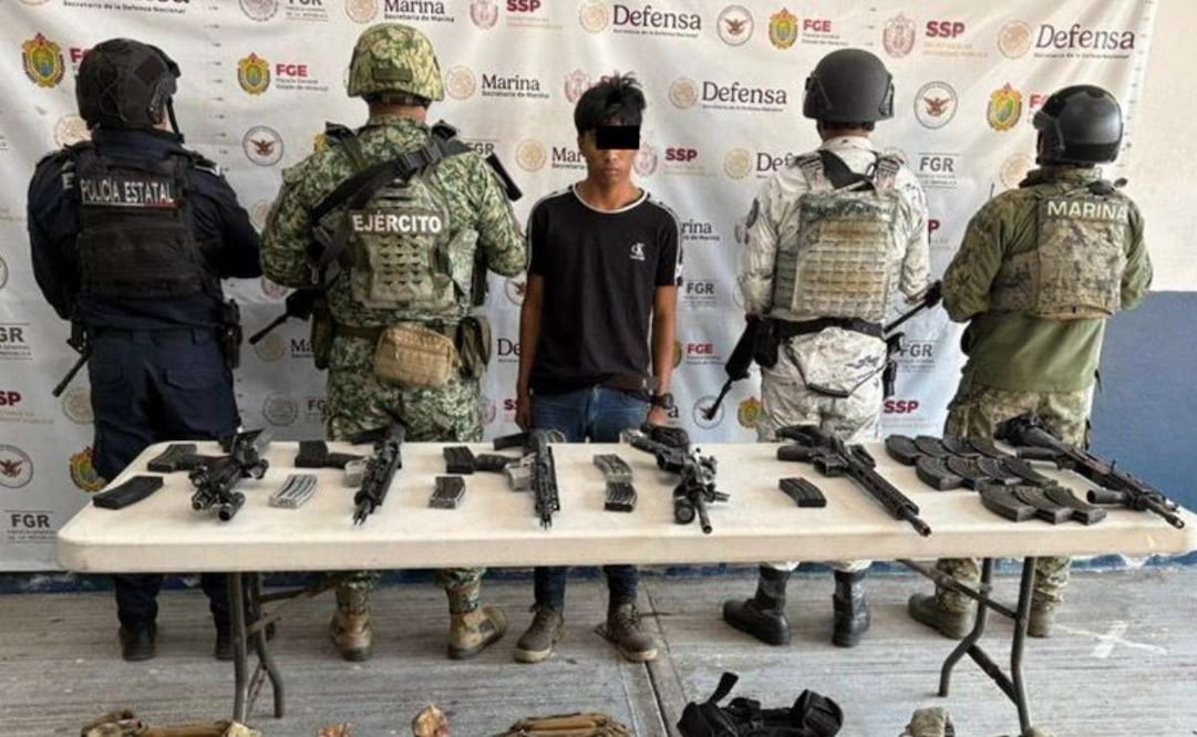 Detienen en Veracruz a menor con seis armas largas (12/01/2026). Foto: Especial