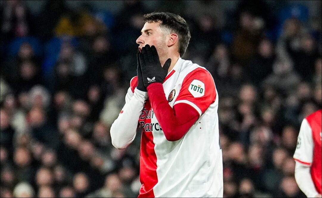 Santiago Giménez anotó un gol en propia puerta en la eliminación del Feyenoord de la Champions League / FOTO: @Feyenoord