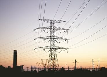 Sector empresarial se preocupa por falta de capacidad eléctrica para nuevos proyectos: CCE