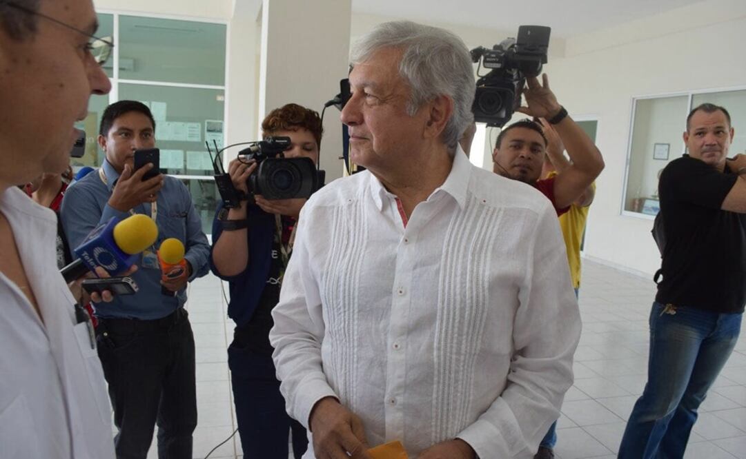 El candidato de la coalición Juntos Haremos Historia se reunió en Mérida, Yucatán con empresarios locales. /Cuauhtémoc Moreno Cabrera – EL UNIVERSAL