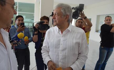 Acepta AMLO ir a debates organizados por el INE