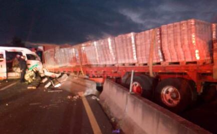 Tráiler invade carril y provoca choque múltiple en la México-Cuautla; hay 12 lesionados