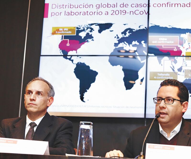 Hugo López-Gatell Ramírez, subsecretario de Prevención y Promoción de Salud, y José Luis Alomía Zegarra, director General de Epidemiología de la Secretaría de Salud, ofrecieron una conferencia sobre el coronavirus. BERENICE FREGOSO. EL UNIVERSAL