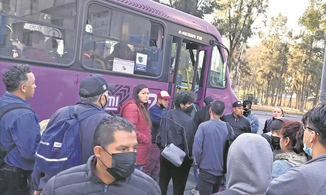El UNIVERSAL constató en un recorrido que personas abordaron camiones a las siete de la mañana en avenida Eduardo Molina, en la alcaldía Gustavo A. Madero, que los llevaría hasta la calle de Toledo, cerca del Ángel, donde arrancó la marcha.