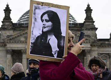 Mahsa Amini, símbolo de las protestas en Irán, murió por golpes policiales, afirma la ONU
