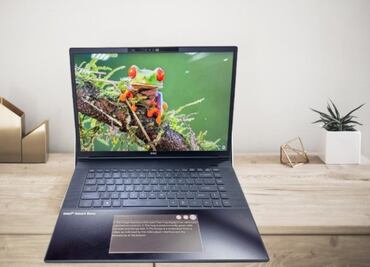 E Ink lanza panel táctil con pantalla ePaper para laptops IA