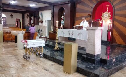 Con globos y flores, despiden a Karol, la bebé que simularon que fue robada