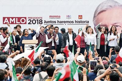 AMLO no se cierra a nuevo aeropuerto
