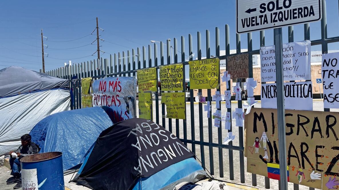 Los migrantes aseguraron que el campamento es una forma de alzar la voz y que no se olviden los hechos que dejaron sin vida a sus compañeros provenientes de Venezuela, Honduras, El Salvador, Colombia y Guatemala. Foto: Paola Gamboa/ El Universal