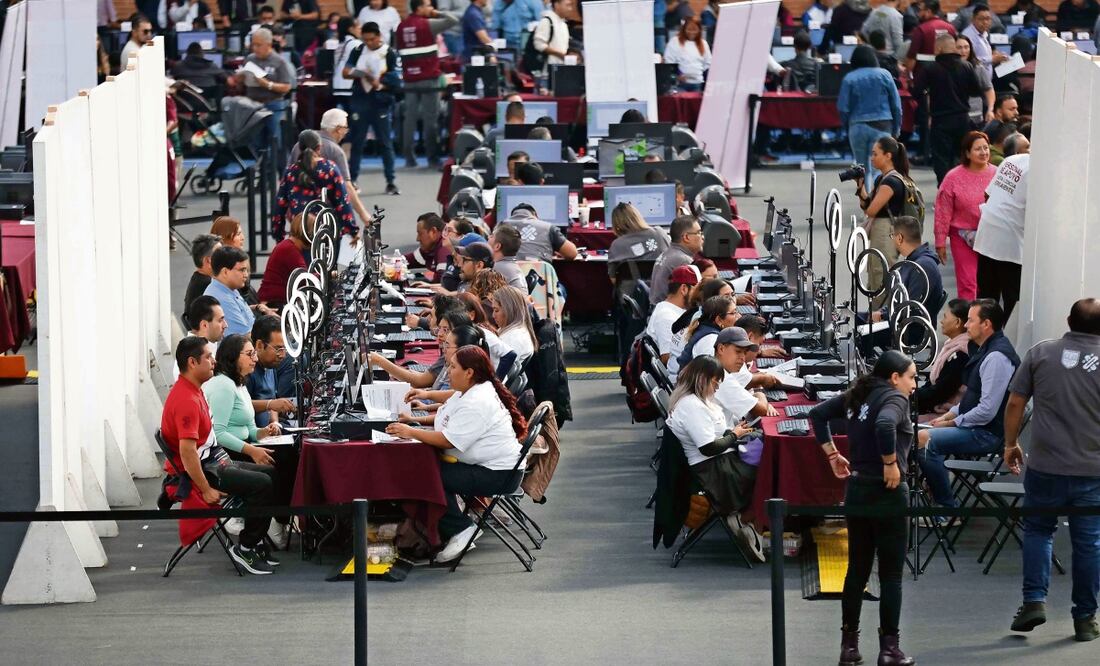 La experiencia en el macromódulo ubicado en la Sala de Armas de la Magdalena Mixhuca fue buena y eficiente, coincidieron usuarios. Foto: Diego Simón Sánchez | El Universal