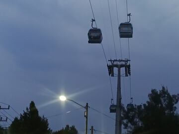 Transporte público de la CDMX es afectado por lluvias; reportan retrasos en Metrobús y desalojo en línea 1 del Cablebús