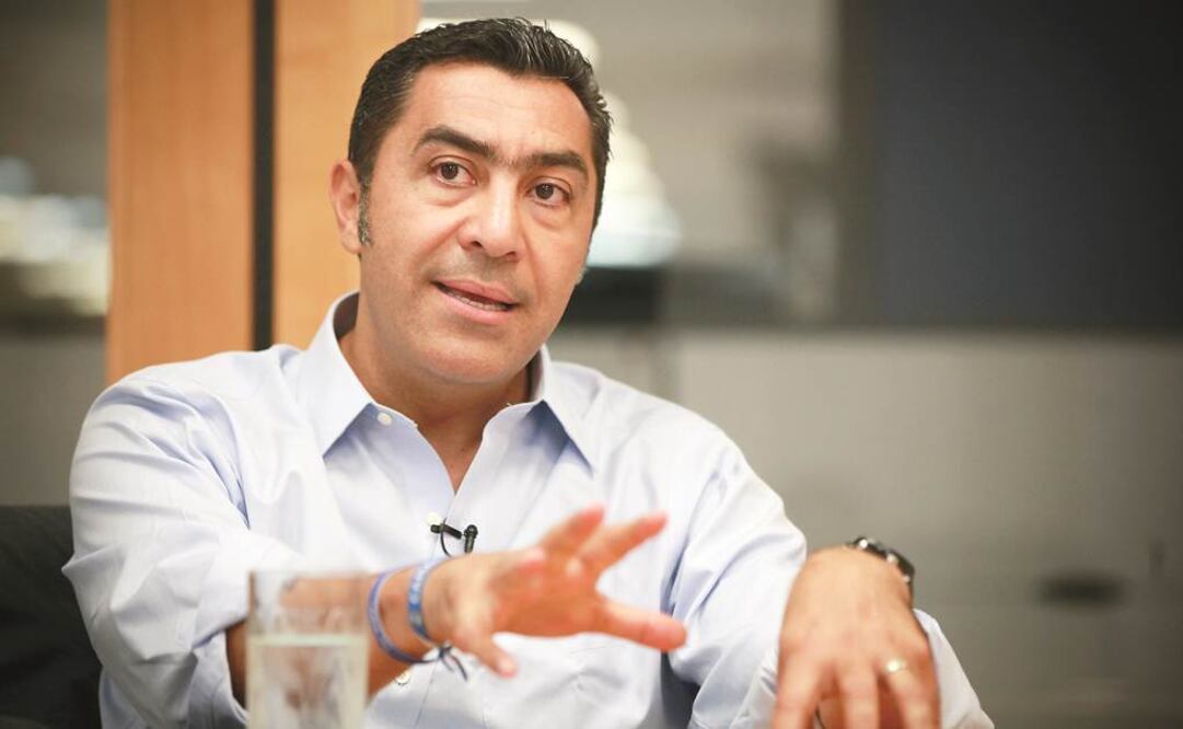 Originario del Pueblo de Santa Teresa, municipio de Coyuca de Catalán, el panista explica que Guerrero vive en total ingobernabilidad, ya que en la entidad no se conoce el Estado de derecho, debido a sus malos gobernantes