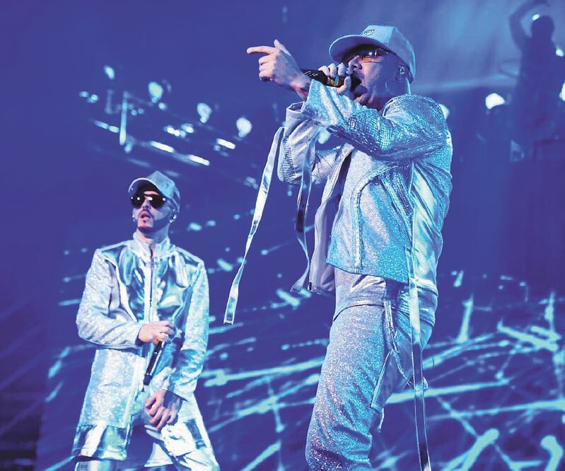 El dúo hizo cantar y bailar a sus seguidores desde las 21:00 horas. FACEBOOK WISIN Y YANDEL