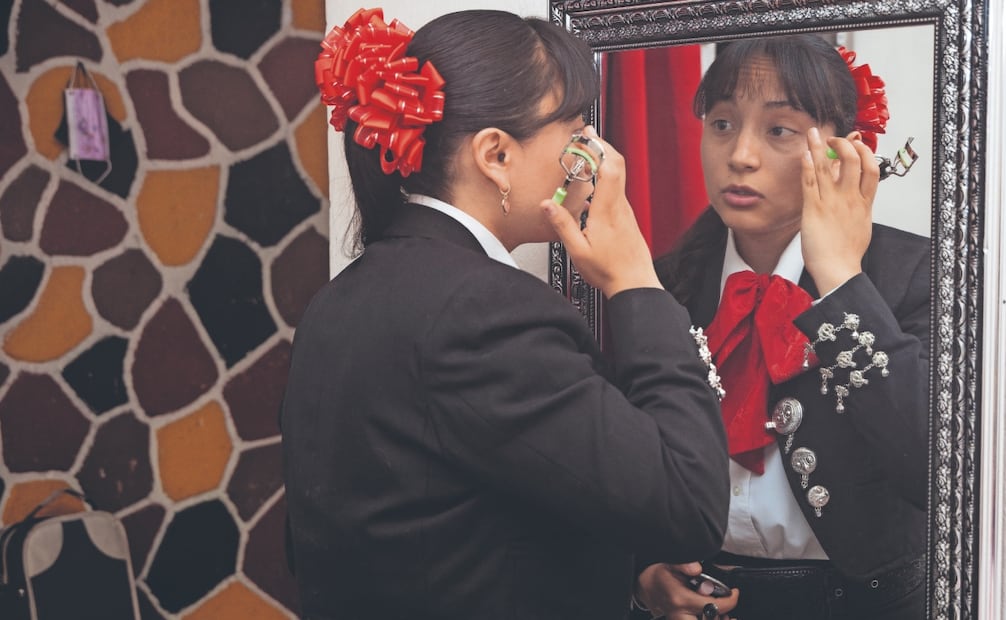 Para Rosa, los fines de semana son complicados, ya que debe dejar todo listo antes de salir a trabajar. Foto: Hugo Salvador/ EL UNIVERSAL