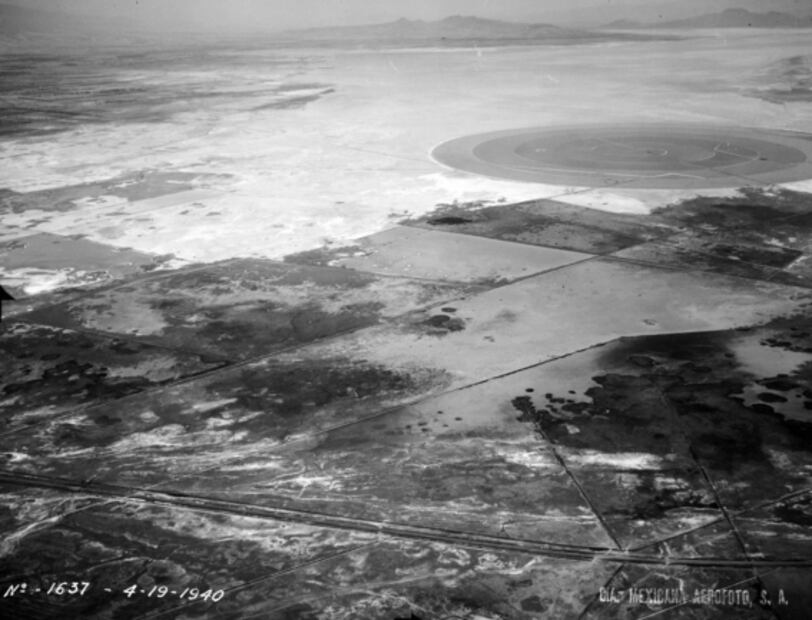 Analizan las paradojas del agua y la arquitectura de las ciudades