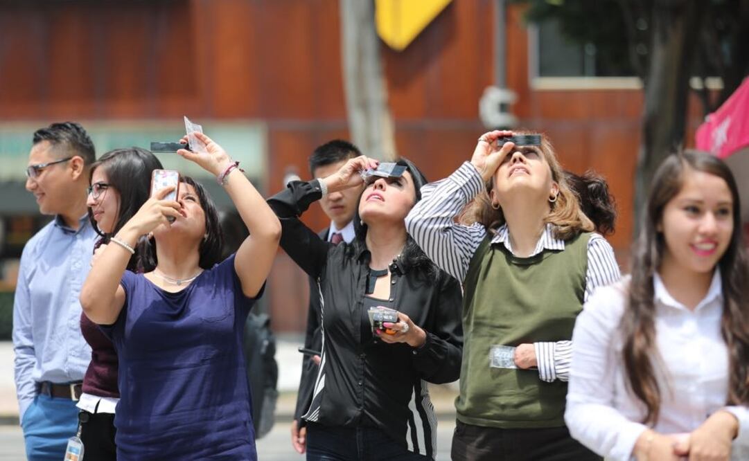 Miles de personas presenciaron el eclipse solar. Foto: Lucía Godínez / EL UNIVERSAL