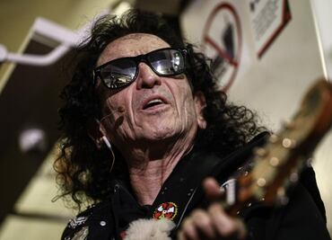 Alex Lora se deslinda de los narcocorridos; no considera que el tema que escribió sobre Caro Quintero lo sea