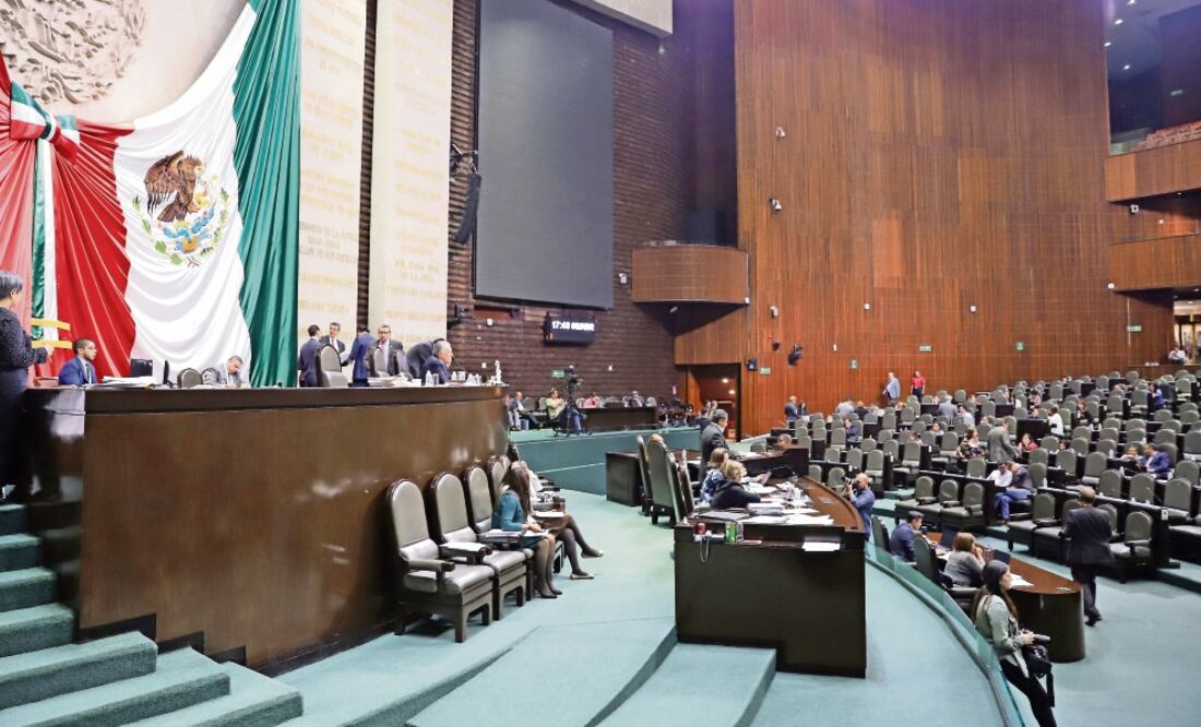 Los diputados aprobaron que el servidor público que reincida en la inducción del voto, se le impondrá el doble de la multa original, que puede ascender a hasta un millón de pesos. (BERENICE FREGOSO. EL UNIVERSAL)