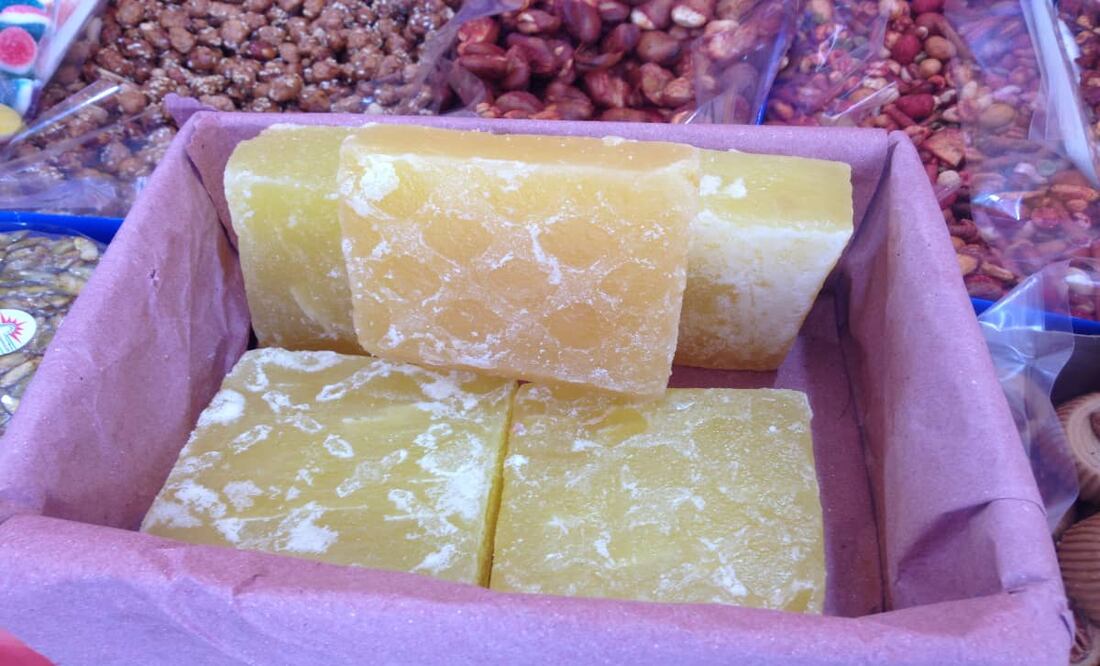 Acitrón, dulce cristalizado hecho a partir de la biznaga dulce. Foto: Wikimedia Commons.