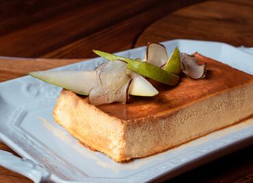 Aprovecha las peras y prepara un rico flan