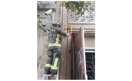 Bomberos atienden fuga de gas en un restaurante Fisher's del Centro