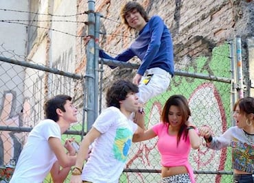 Acusan a guitarrista de violación