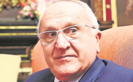 El embajador al que tuvieron haciendo cola 19 meses