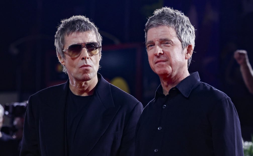 Los músicos británicos Liam Gallagher y Noel Gallagher, de la banda de rock Oasis.
EFE/EPA/FABIO FRUSTACI