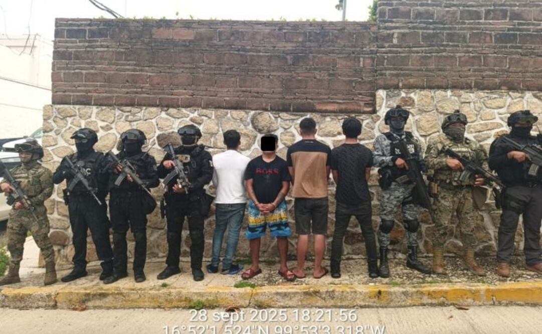 Marina detiene a cuatro presuntos transgresores de la ley, asegura un arma de fuego, cartuchos y dosis de presuntos narcóticos. Foto: Especial