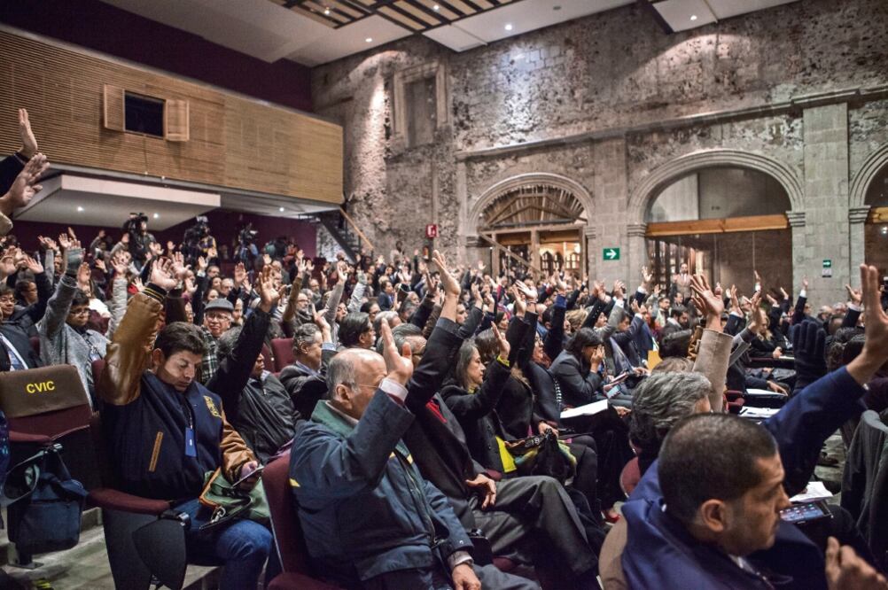 El Consejo Universitario además nombró investigadores eméritos al constitucionalista Diego Valadés, así como a Hugh Michael Drummond, del Instituto de Ecología (CAMILA MATA. EL UNIVERSAL)