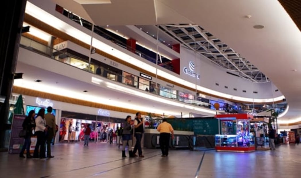 Así es la plaza Metrópoli Patriotismo donde se registró una balacera que dejó una persona muerta